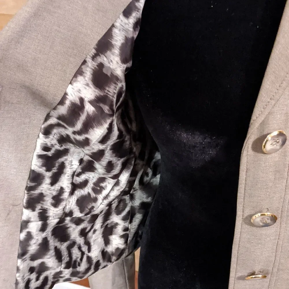 Size six tahari tan blazer